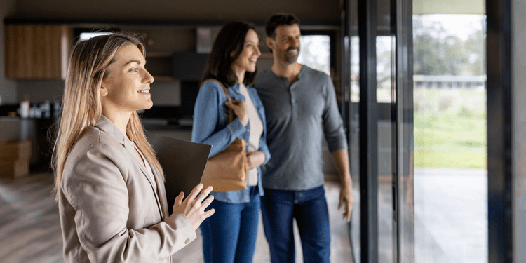 20240926-Don-t-Fall-for-These-Real-Estate-Agent-Myths-original